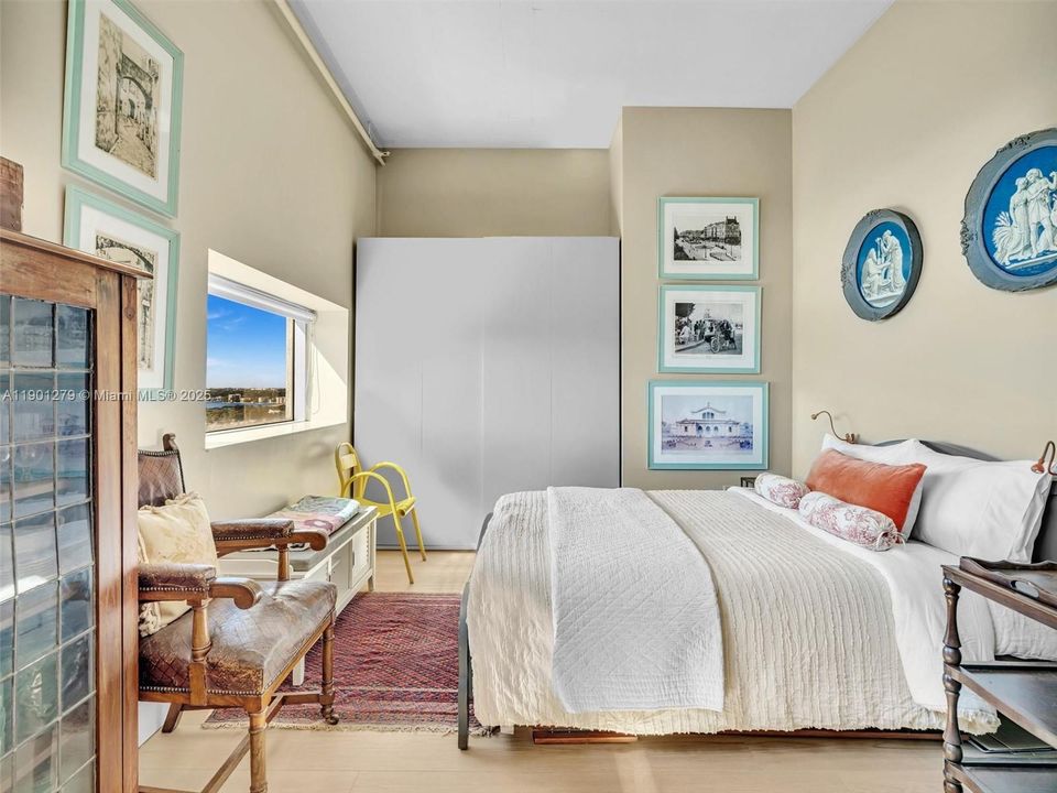 For Rent: $6,350 (2 beds, 2 baths, 1906 Square Feet)