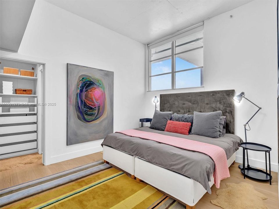 For Rent: $6,350 (2 beds, 2 baths, 1906 Square Feet)