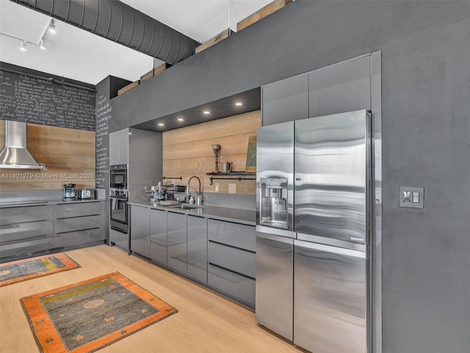 For Rent: $6,350 (2 beds, 2 baths, 1906 Square Feet)