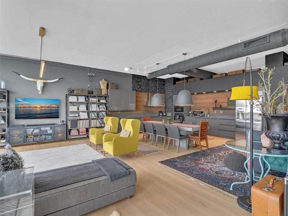 For Rent: $6,350 (2 beds, 2 baths, 1906 Square Feet)