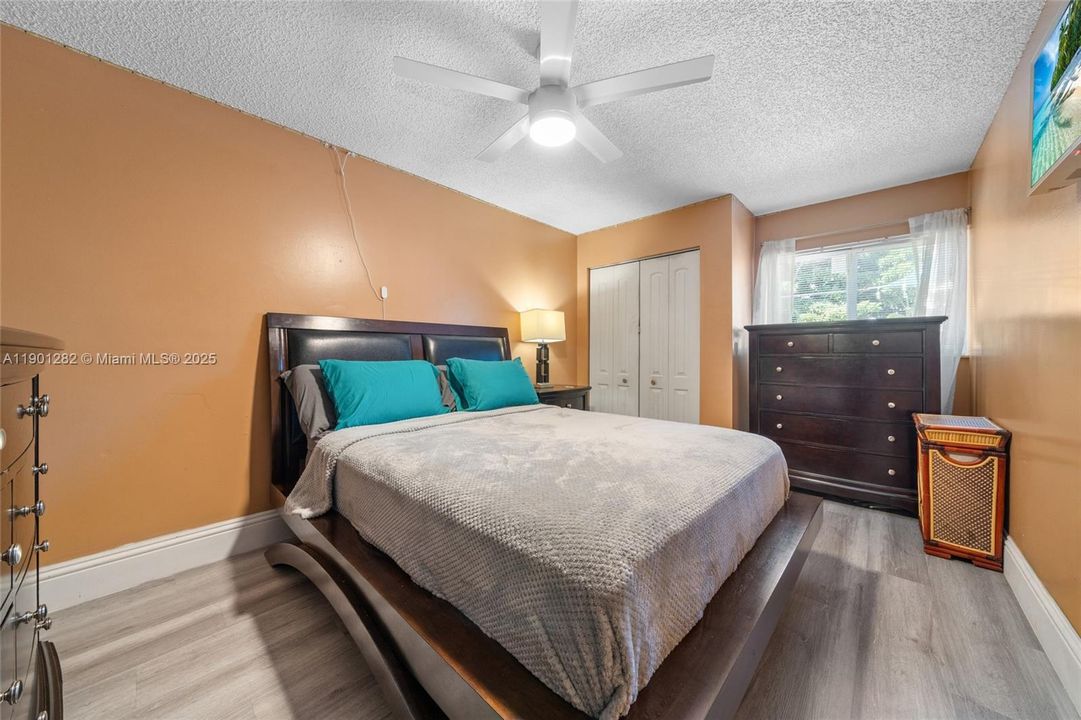 Active With Contract: $564,999 (3 beds, 2 baths, 1626 Square Feet)