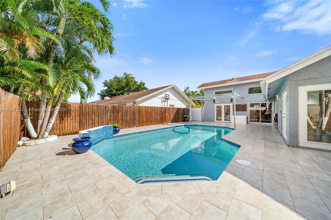 Active With Contract: $564,999 (3 beds, 2 baths, 1626 Square Feet)