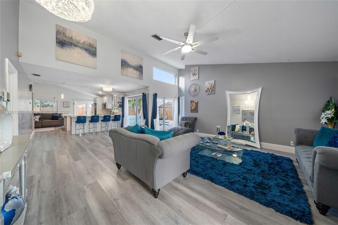 Active With Contract: $564,999 (3 beds, 2 baths, 1626 Square Feet)