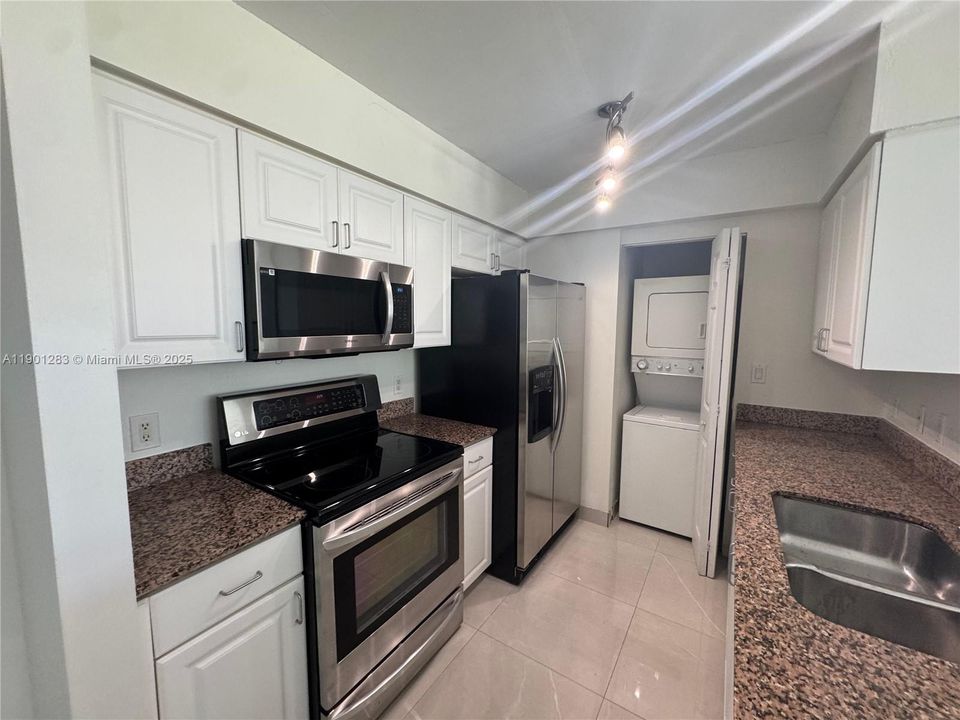 En Renta: $3,250 (2 camas, 2 baños, 1023 Pies cuadrados)