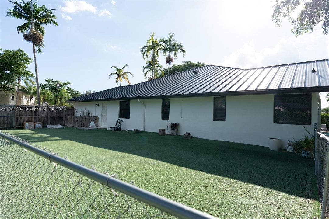 For Sale: $1,350,000 (4 beds, 3 baths, 2770 Square Feet)