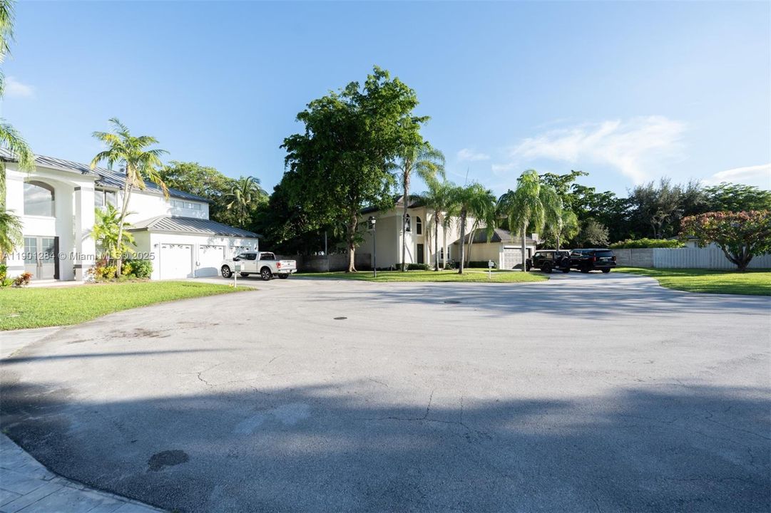 For Sale: $1,350,000 (4 beds, 3 baths, 2770 Square Feet)