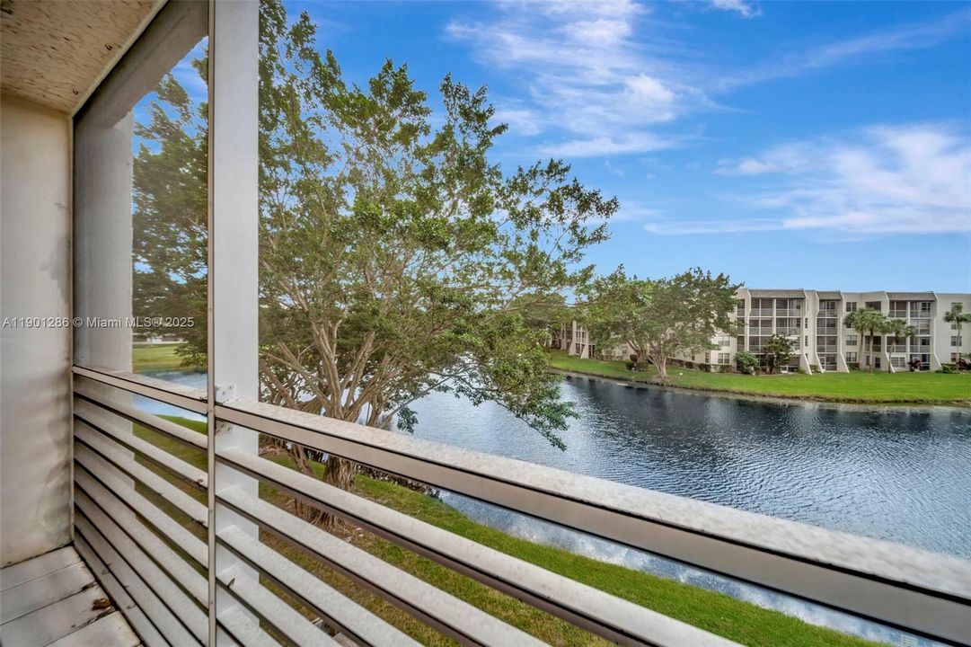 En Venta: $165,000 (2 camas, 2 baños, 970 Pies cuadrados)