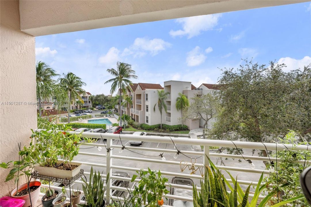 En Venta: $325,000 (2 camas, 2 baños, 1000 Pies cuadrados)