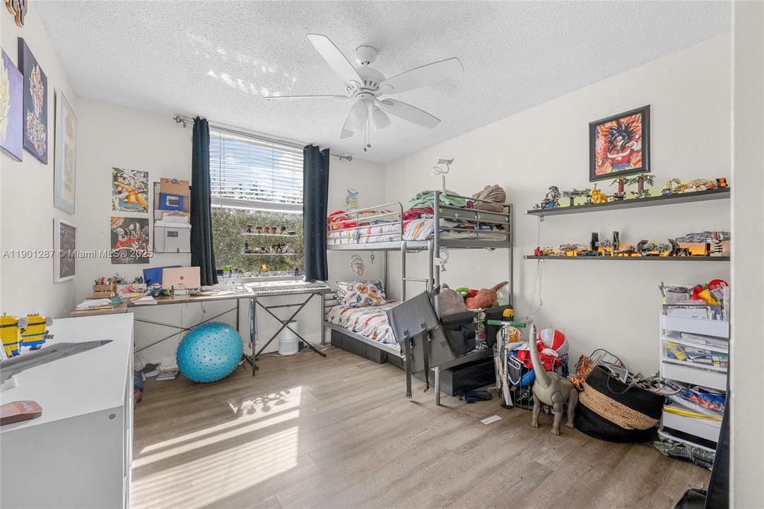 En Venta: $325,000 (2 camas, 2 baños, 1000 Pies cuadrados)