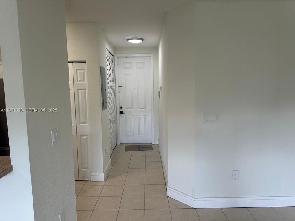 For Rent: $2,200 (3 beds, 2 baths, 1062 Square Feet)