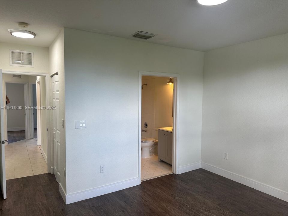For Rent: $2,200 (3 beds, 2 baths, 1062 Square Feet)