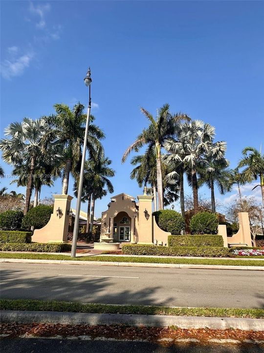 CLUB HOUSE, POOL, GYM.