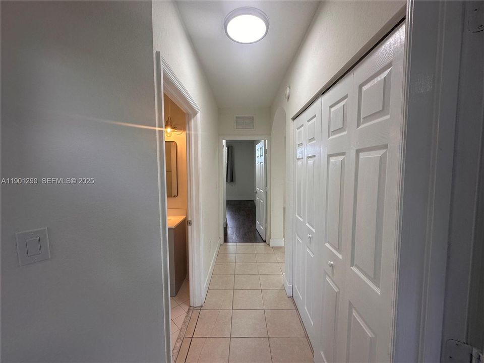 For Rent: $2,200 (3 beds, 2 baths, 1062 Square Feet)