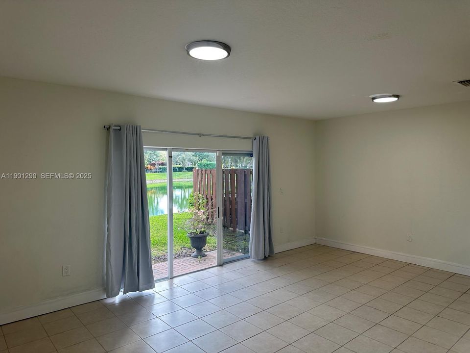 For Rent: $2,200 (3 beds, 2 baths, 1062 Square Feet)