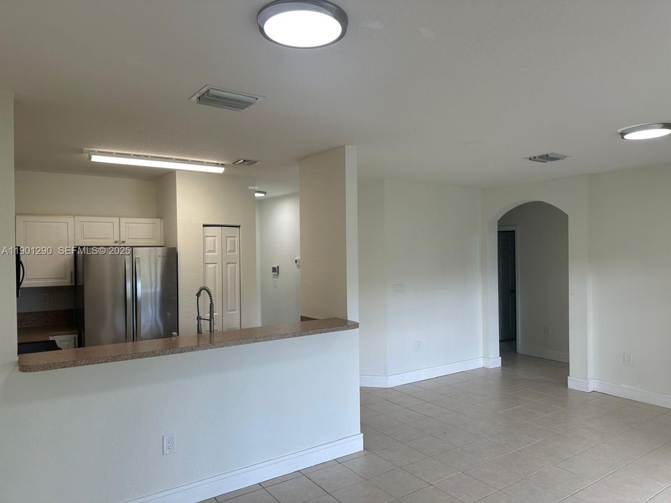 For Rent: $2,200 (3 beds, 2 baths, 1062 Square Feet)