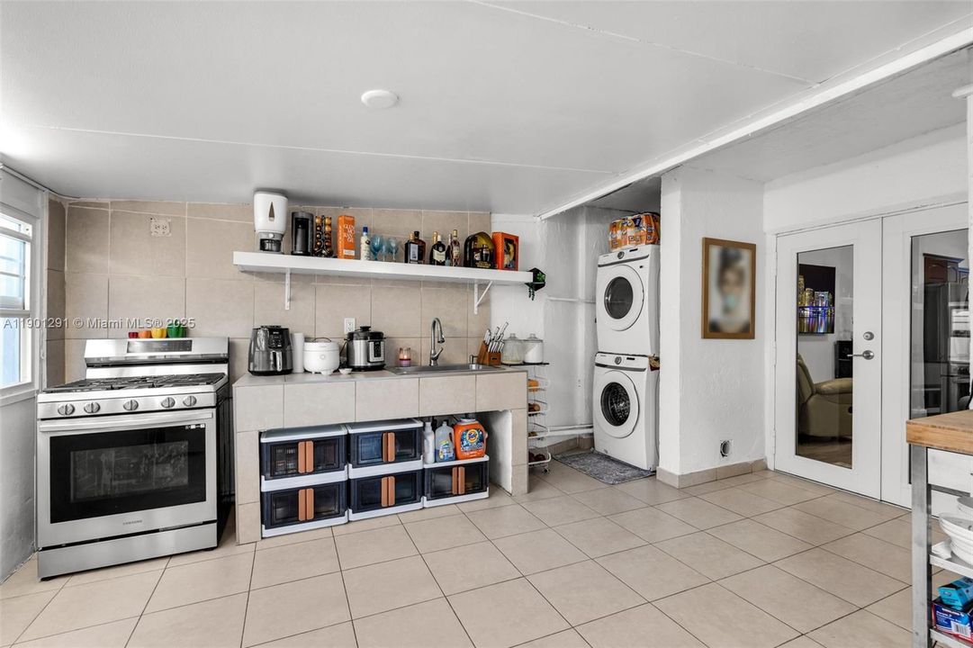 Activo con contrato: $540,000 (3 camas, 2 baños, 1453 Pies cuadrados)