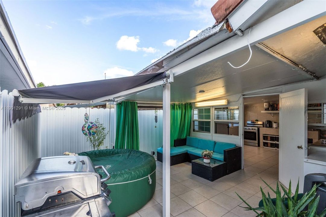 Activo con contrato: $540,000 (3 camas, 2 baños, 1453 Pies cuadrados)