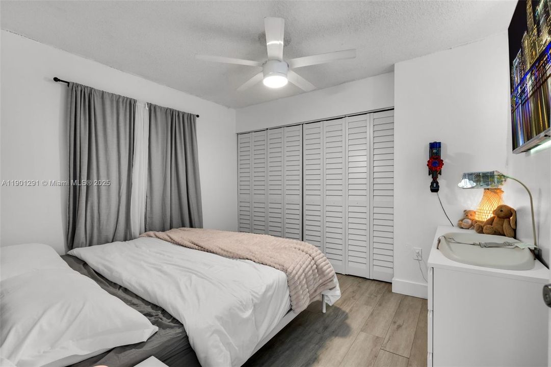 Activo con contrato: $540,000 (3 camas, 2 baños, 1453 Pies cuadrados)