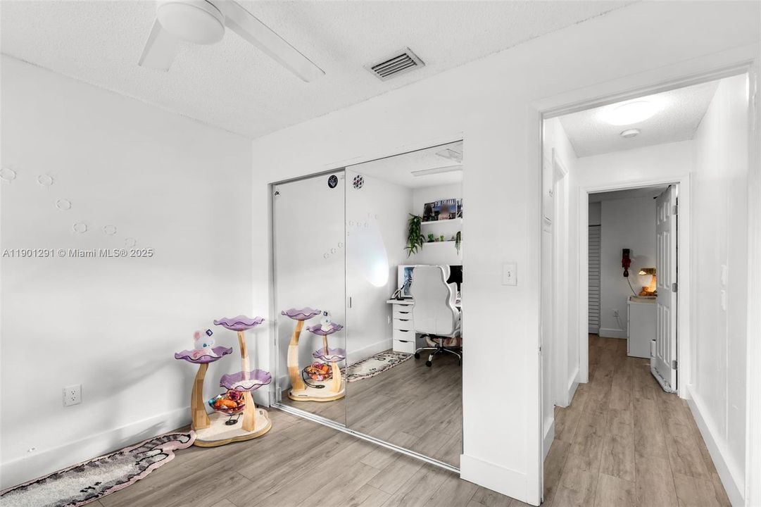 Activo con contrato: $540,000 (3 camas, 2 baños, 1453 Pies cuadrados)