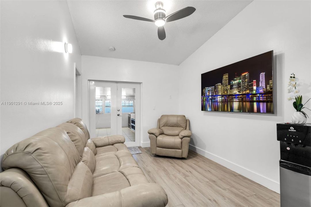 Activo con contrato: $540,000 (3 camas, 2 baños, 1453 Pies cuadrados)