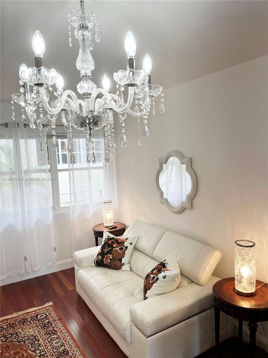 Active With Contract: $1,800 (0 beds, 1 baths, 515 Square Feet)