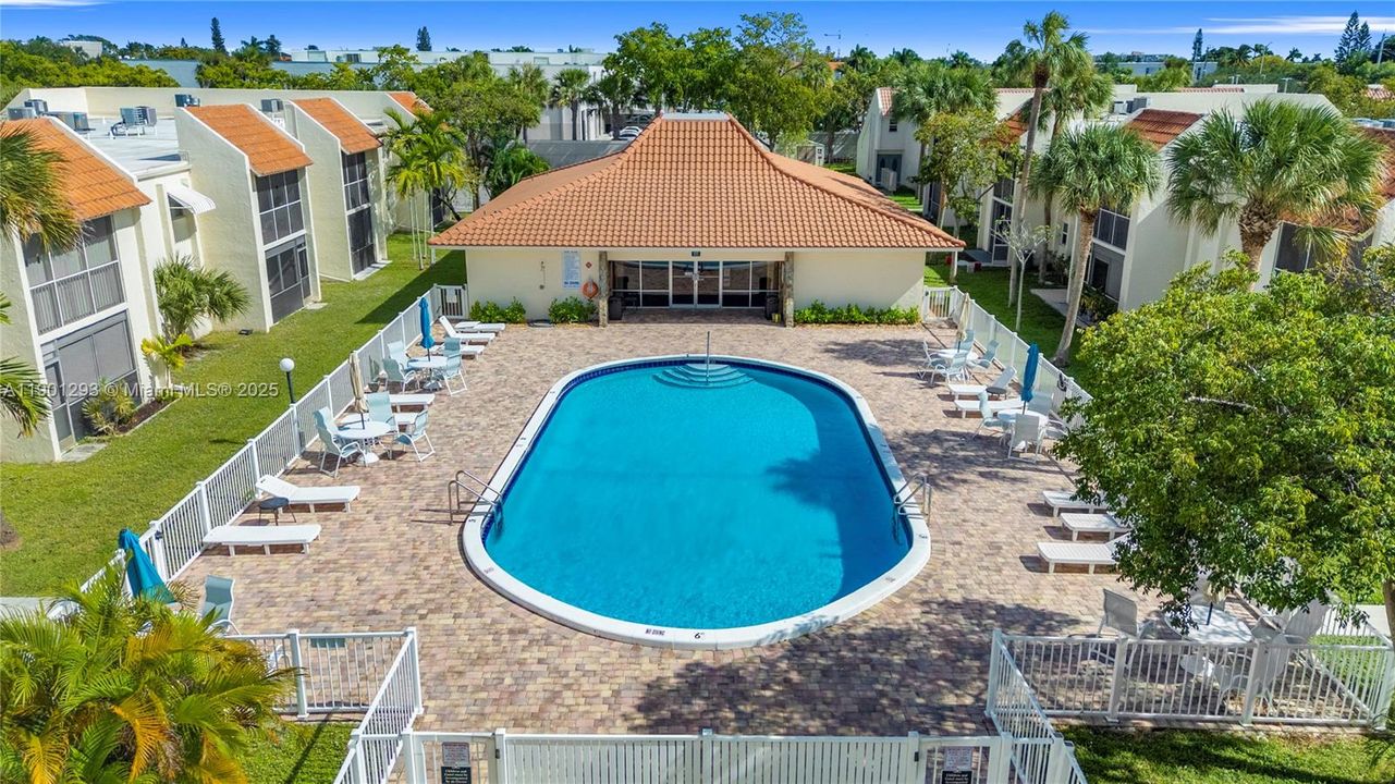 For Sale: $150,000 (1 beds, 1 baths, 800 Square Feet)