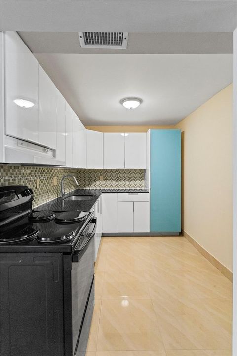 For Sale: $150,000 (1 beds, 1 baths, 800 Square Feet)