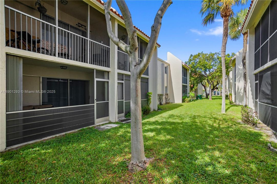 For Sale: $150,000 (1 beds, 1 baths, 800 Square Feet)