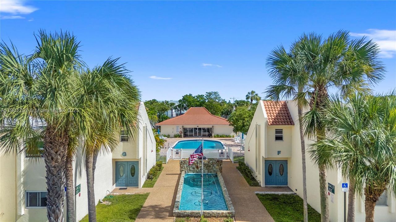 For Sale: $150,000 (1 beds, 1 baths, 800 Square Feet)