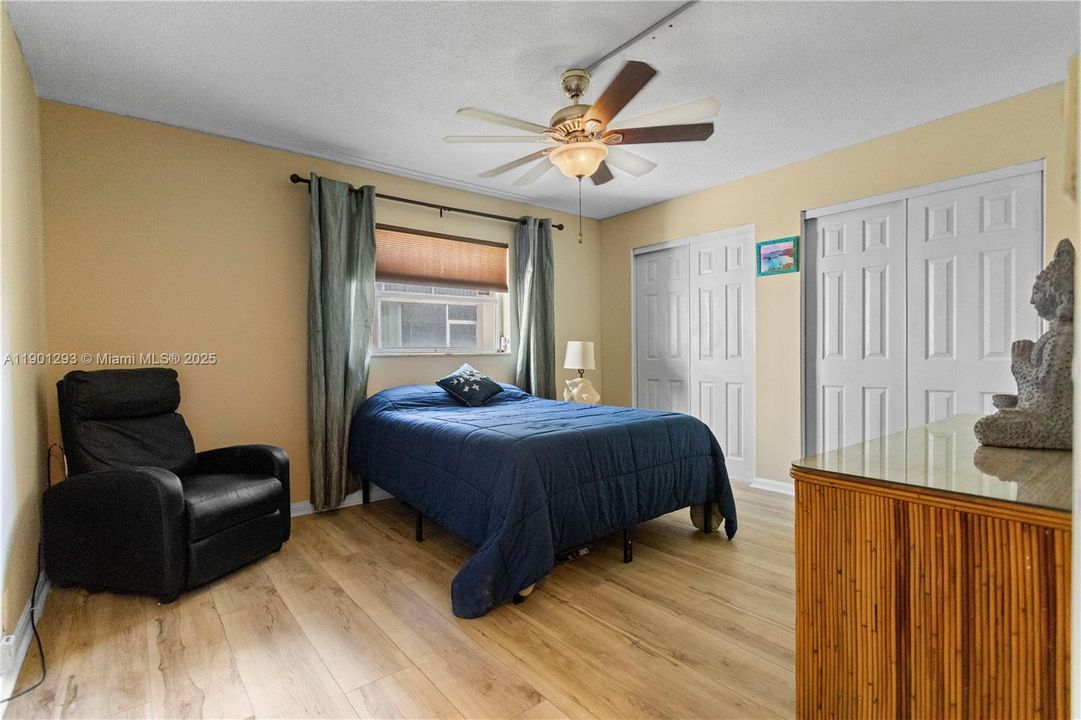 For Sale: $150,000 (1 beds, 1 baths, 800 Square Feet)