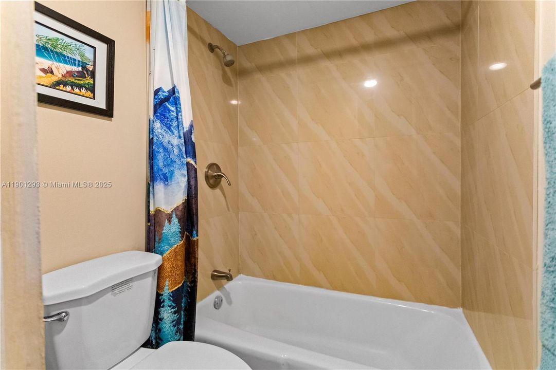 For Sale: $150,000 (1 beds, 1 baths, 800 Square Feet)