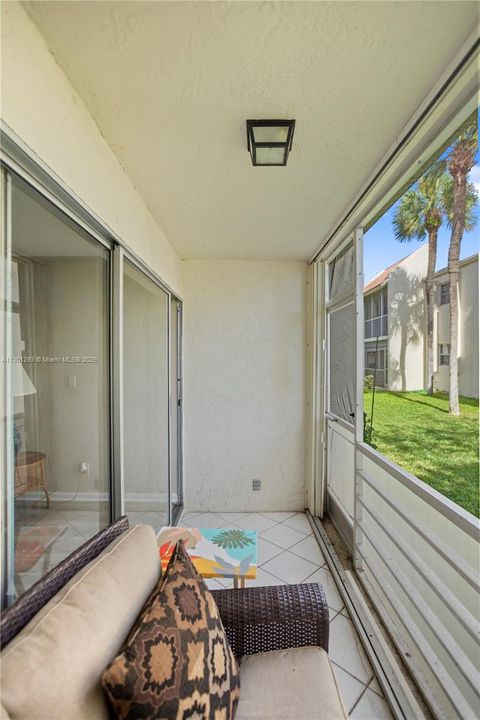 For Sale: $150,000 (1 beds, 1 baths, 800 Square Feet)