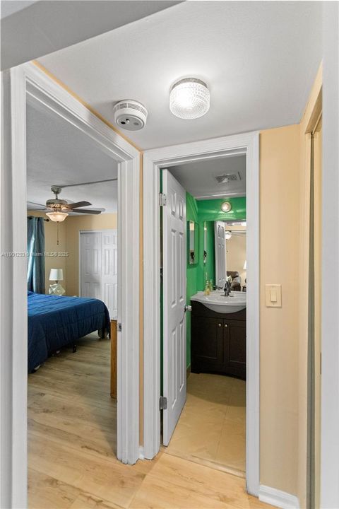 For Sale: $150,000 (1 beds, 1 baths, 800 Square Feet)