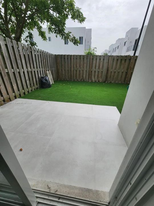 Activo con contrato: $755,000 (4 camas, 3 baños, 1895 Pies cuadrados)