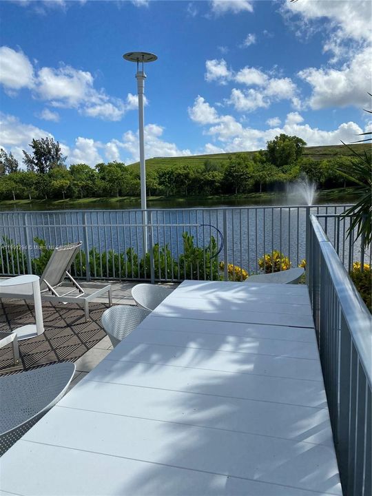 Activo con contrato: $755,000 (4 camas, 3 baños, 1895 Pies cuadrados)