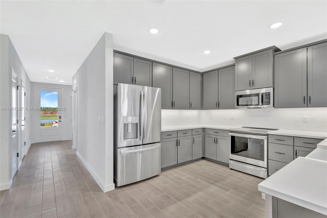 В аренду: $2,599 (4 спален, 2 ванн, 1603 Квадратных фут)