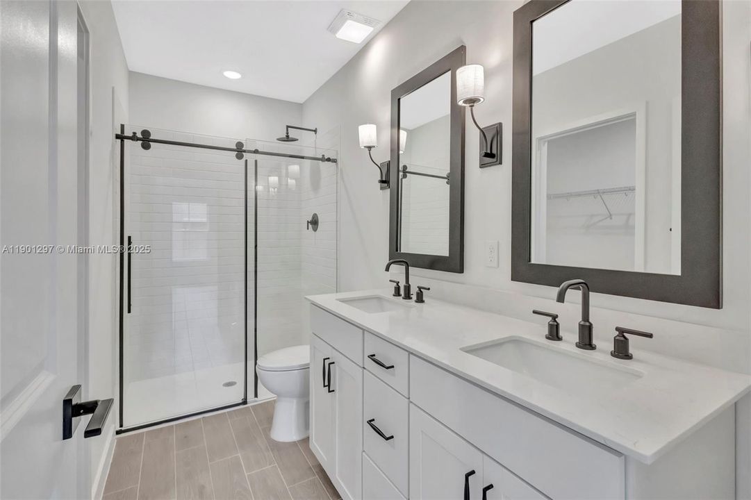 В аренду: $2,599 (4 спален, 2 ванн, 1603 Квадратных фут)