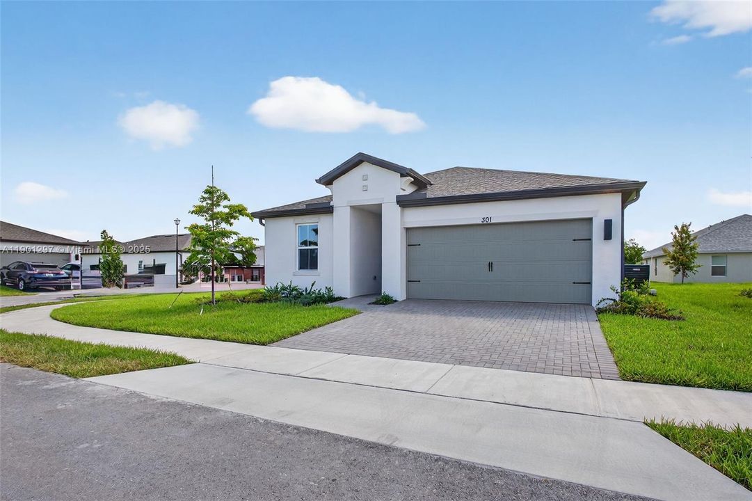 В аренду: $2,599 (4 спален, 2 ванн, 1603 Квадратных фут)