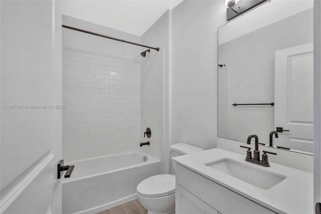 В аренду: $2,599 (4 спален, 2 ванн, 1603 Квадратных фут)