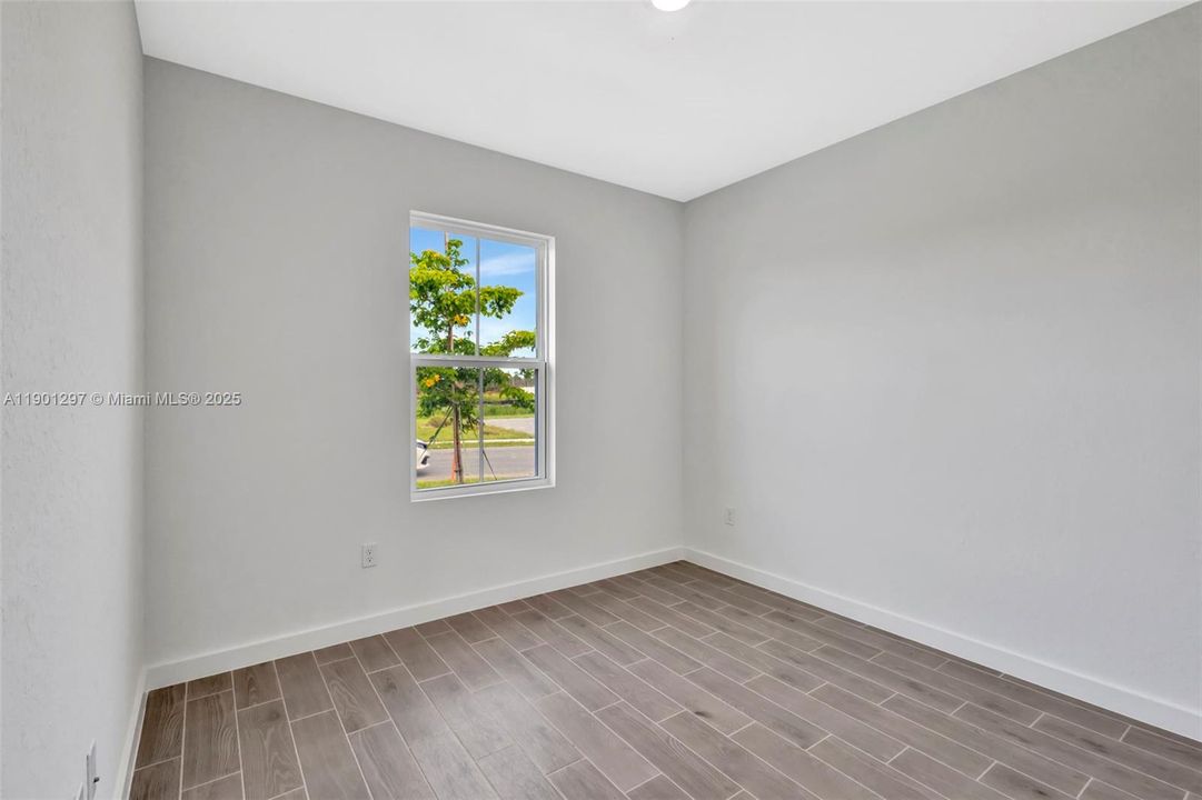 В аренду: $2,599 (4 спален, 2 ванн, 1603 Квадратных фут)