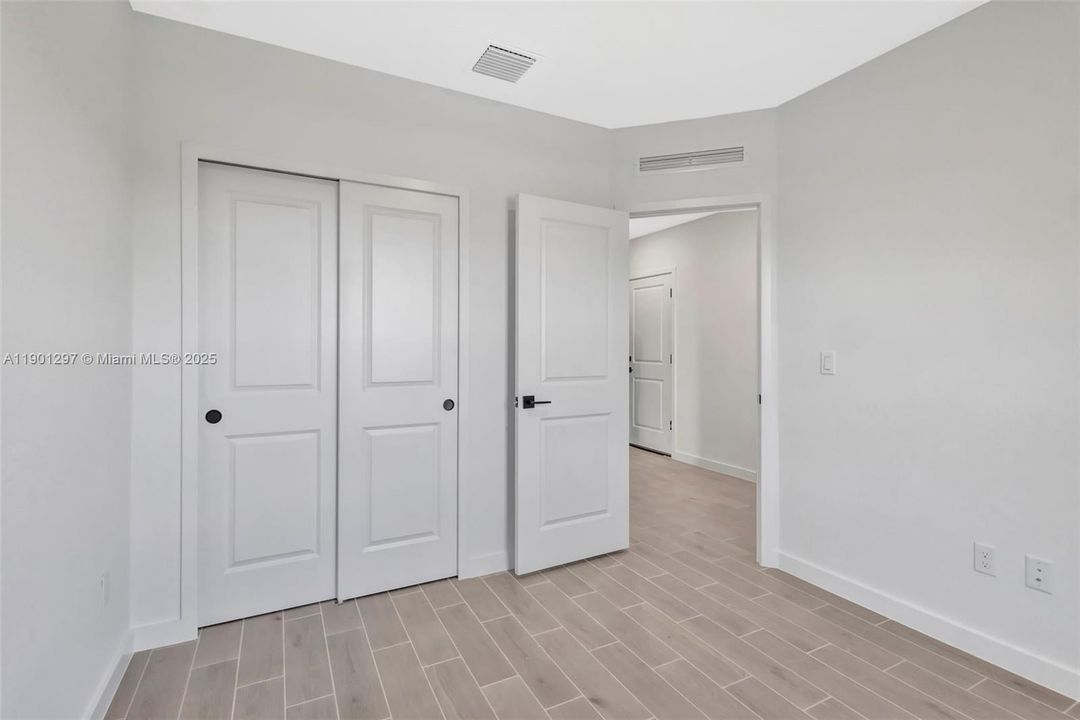 В аренду: $2,599 (4 спален, 2 ванн, 1603 Квадратных фут)