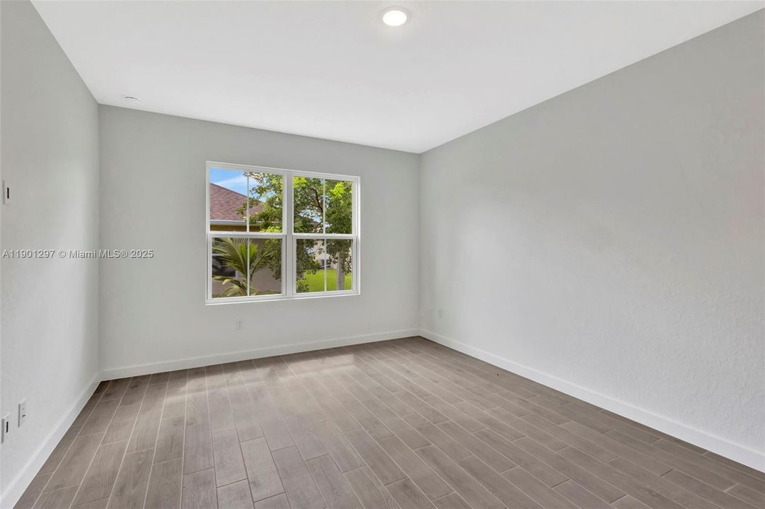 В аренду: $2,599 (4 спален, 2 ванн, 1603 Квадратных фут)