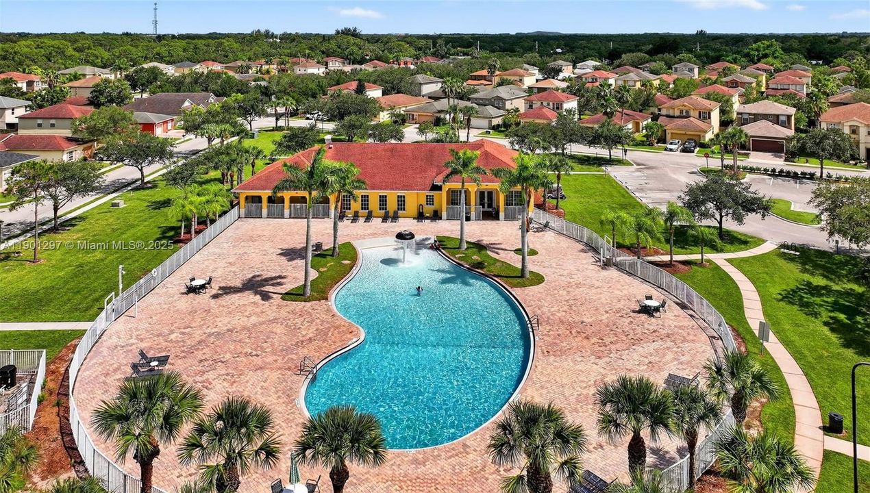 В аренду: $2,599 (4 спален, 2 ванн, 1603 Квадратных фут)