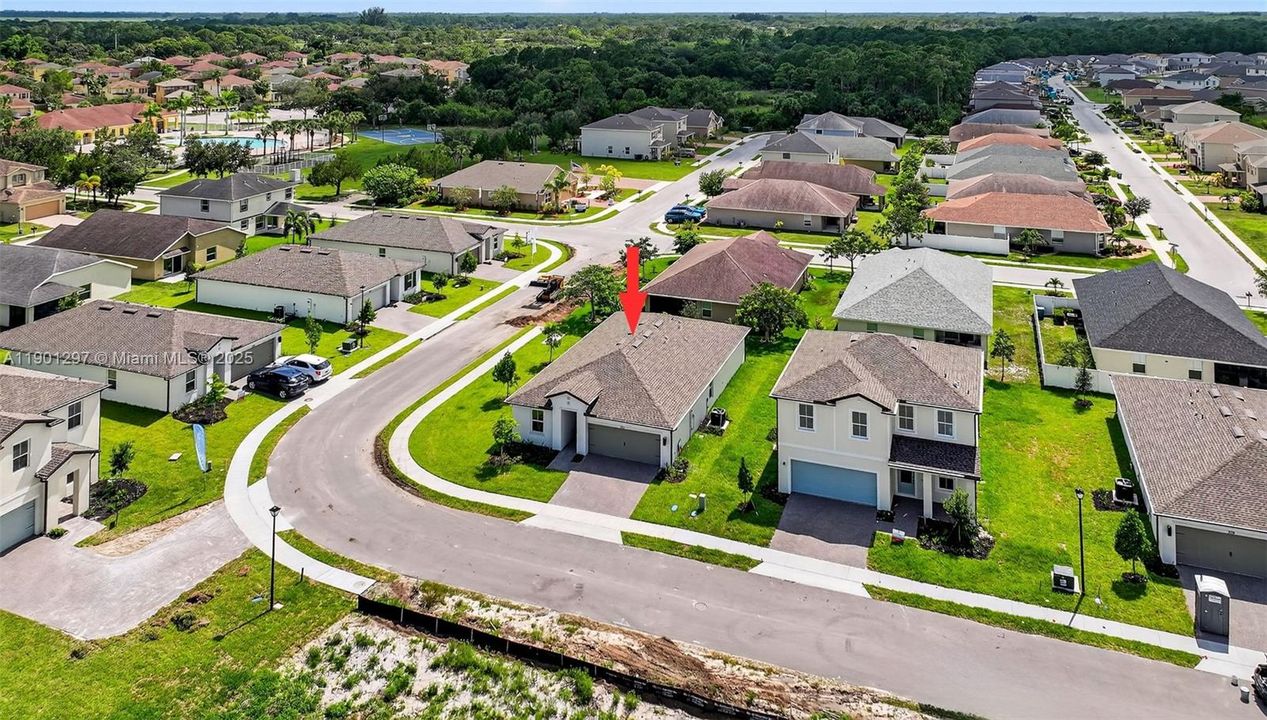 В аренду: $2,599 (4 спален, 2 ванн, 1603 Квадратных фут)