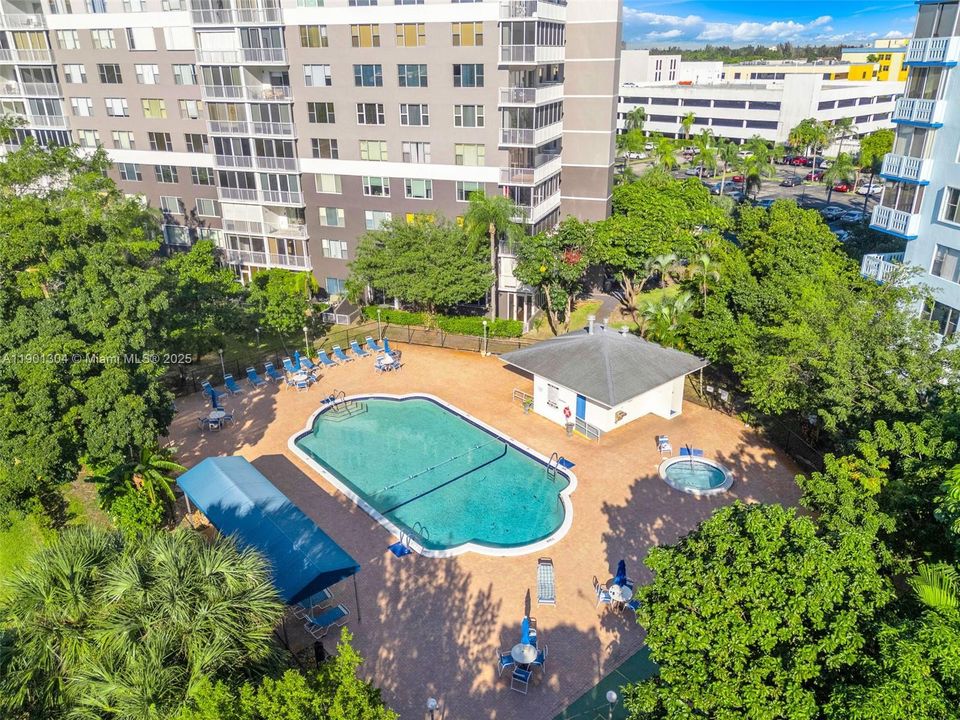 For Sale: $190,000 (2 beds, 2 baths, 1132 Square Feet)