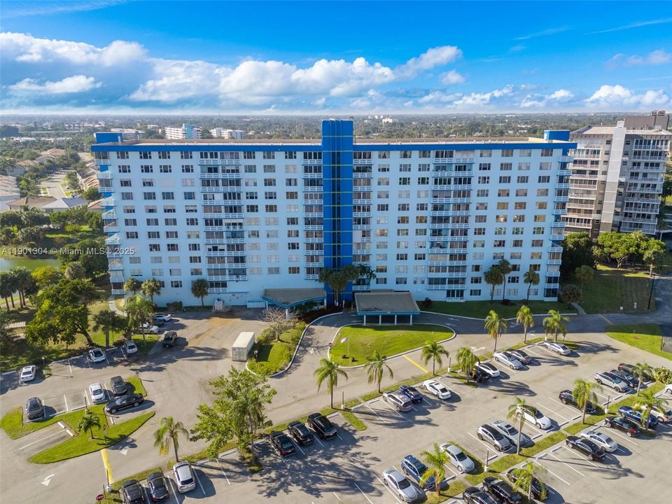 For Sale: $190,000 (2 beds, 2 baths, 1132 Square Feet)