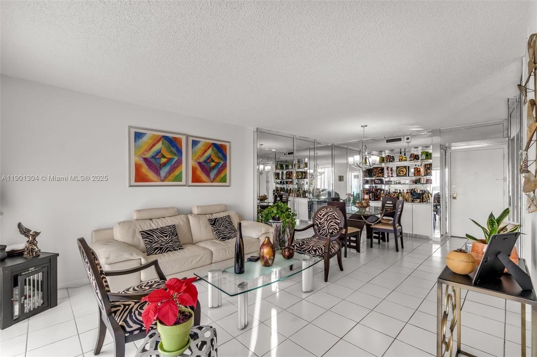 For Sale: $190,000 (2 beds, 2 baths, 1132 Square Feet)