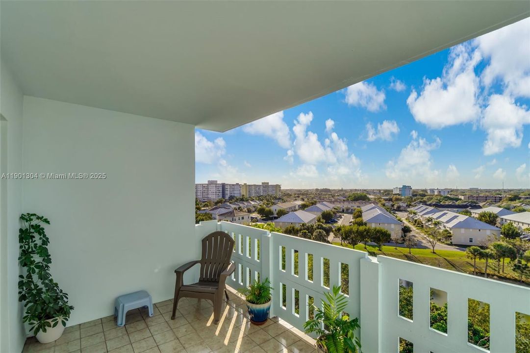 For Sale: $190,000 (2 beds, 2 baths, 1132 Square Feet)