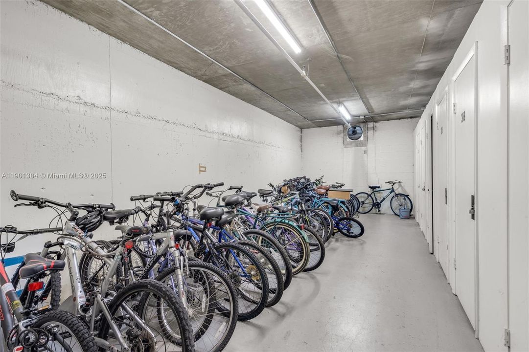 For Sale: $190,000 (2 beds, 2 baths, 1132 Square Feet)