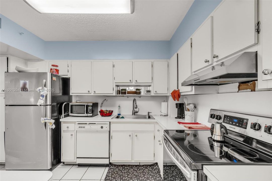 For Sale: $190,000 (2 beds, 2 baths, 1132 Square Feet)